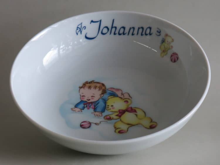 Kinder- oder Frühstücksgeschirr Porzellan tiefe Schale 18 cm mit Baby in blauer Jacke und Namen personalisiert