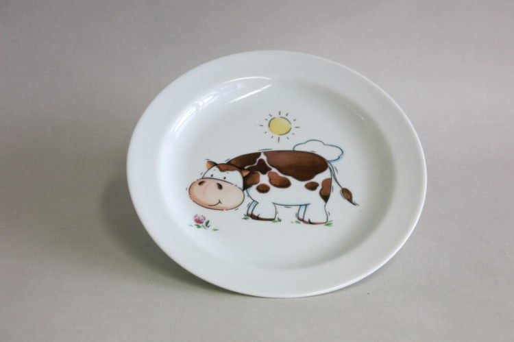 Abendbrotteller 19 cm aus weißem Porzellan mit Kuh und Sonne