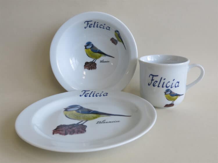 Frühstücksgeschirr Porzellan Set kleiner Becher 230ml, Müslischüssel 16cm und flacher Teller 19cm mit Blaumeise und Namen