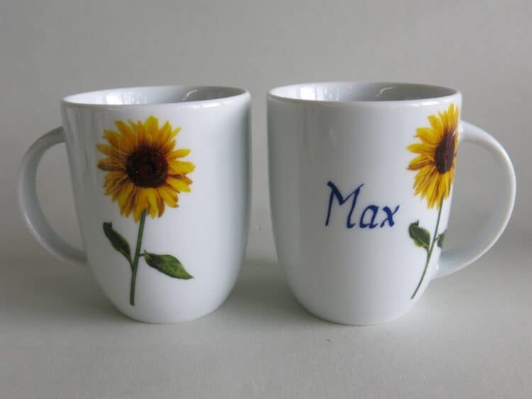 Namenstasse Porzellan rundlicher Becher 260ml mit Sonnenblume und Namen