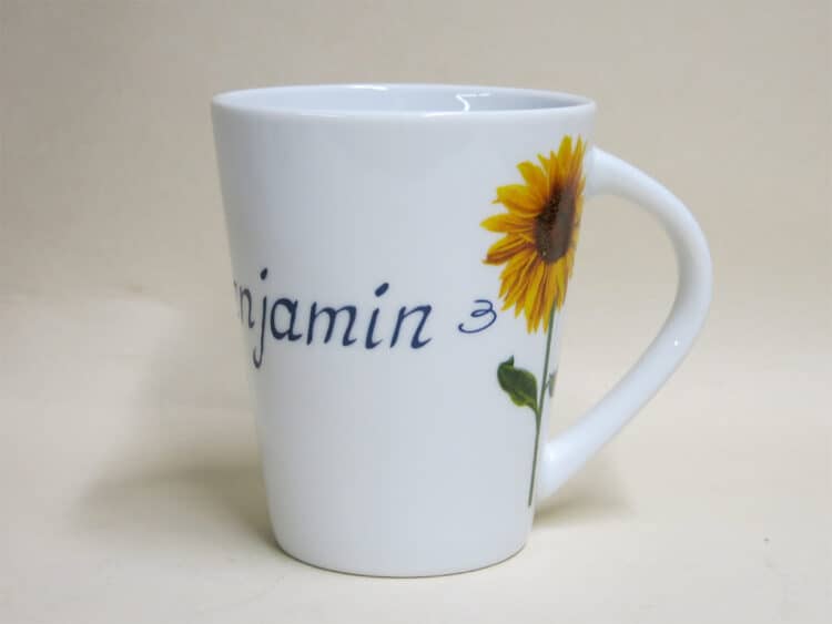 Namenstasse Porzellan Becher Clio 260ml mit Sonnenblume und Namen