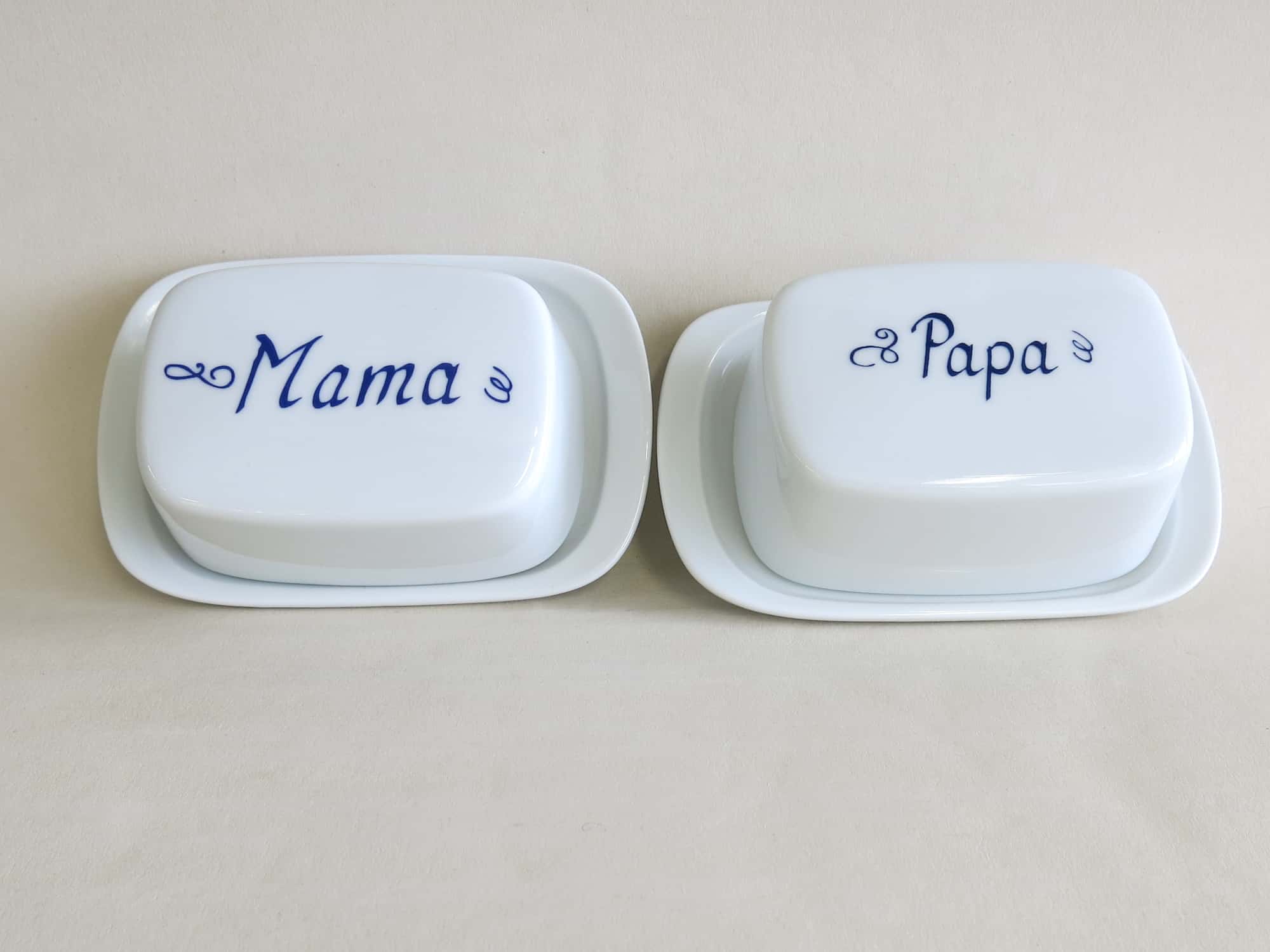 2 kleine Butterdose König mit Namen Mama und Papa oben 2000