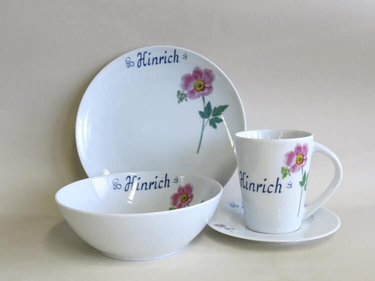 Frühstücksgeschirr mit Bowl Ole, Becher Clio, Teller Ole 21 cm Anemone mit Namen