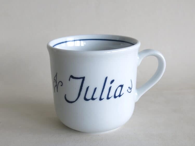 Klassische Namenstasse Sonderangebot Julia groß