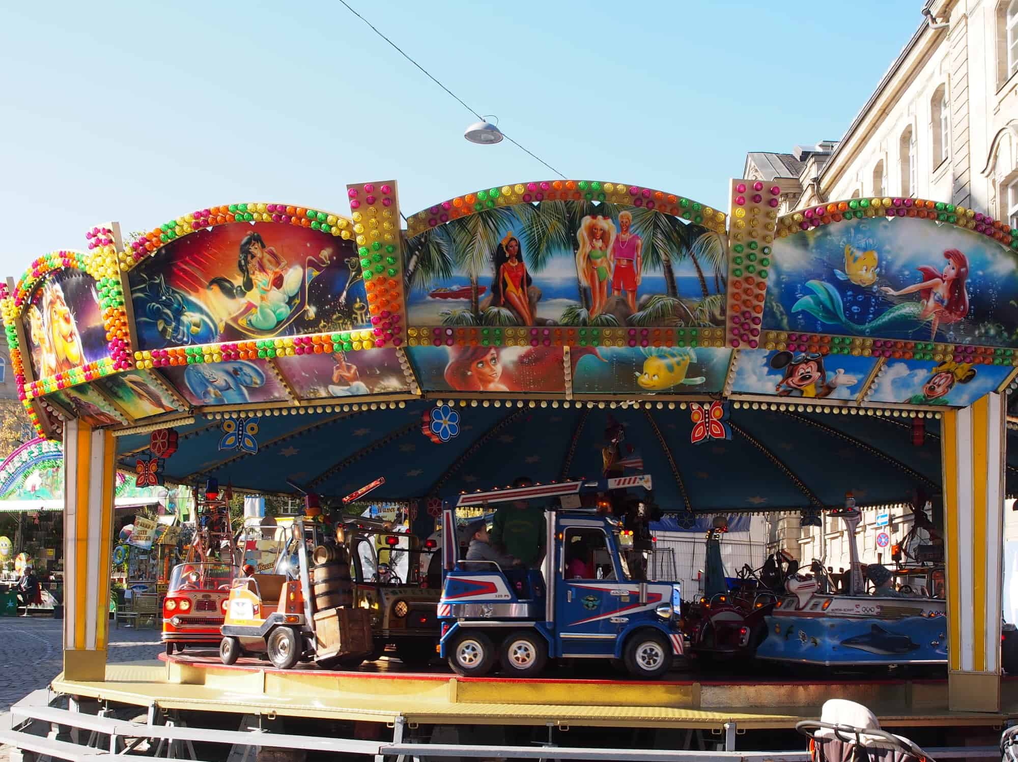 Feuerwehr und ander Autos Kinderkarussell Fürther kirchweih 2017