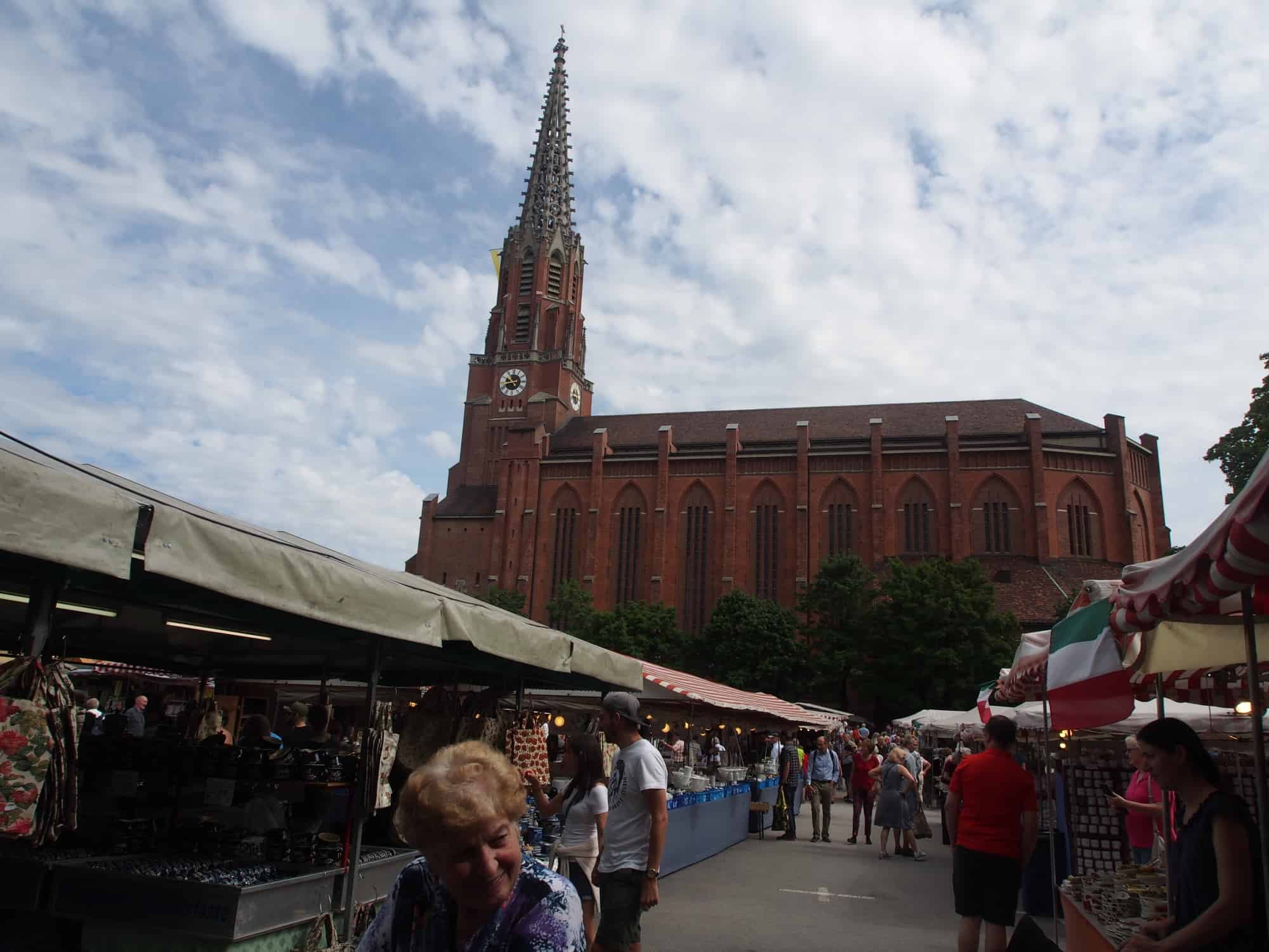 Die Maria Hilf Kirche - der Mittelpunkt der Auer Dult