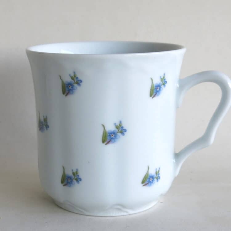 Becher Anna Vergissmeinnicht mit Knospe