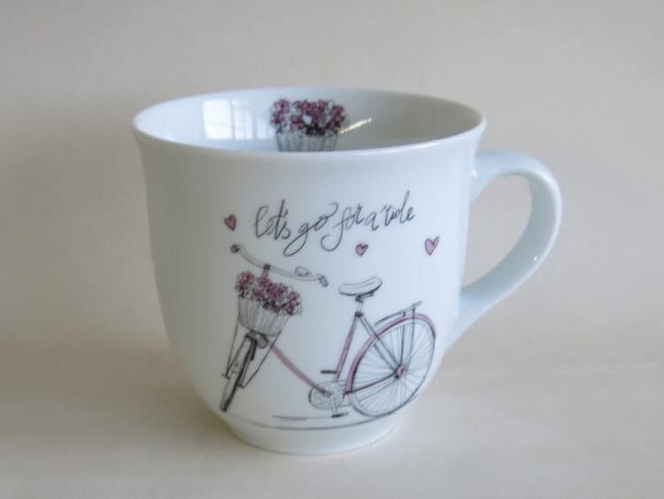 Becher Mirek mit rosa Fahrrad und Blumenkorb