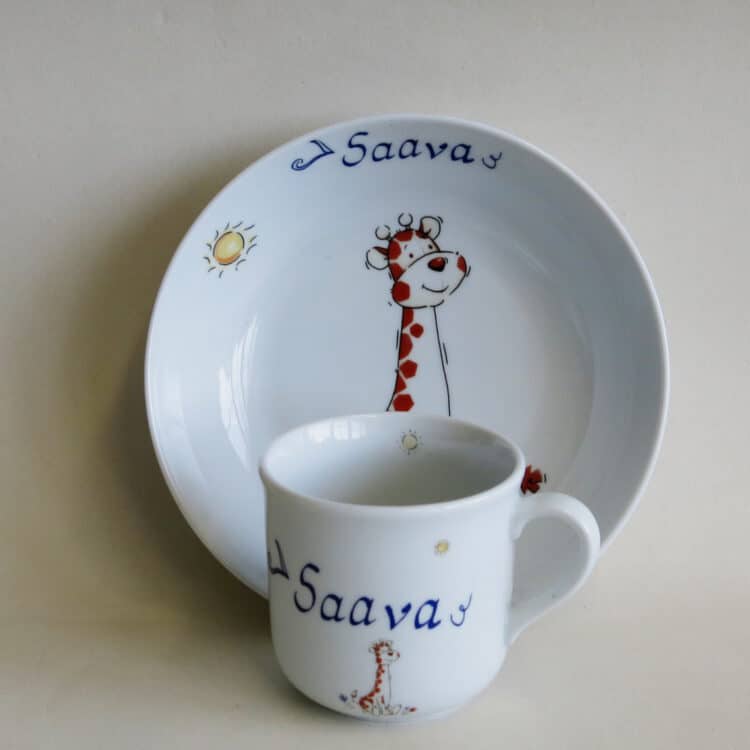 Sonderangebot personalisierte Coupschale und Namenstasse Kid Babygiraffe mit Namen Saava