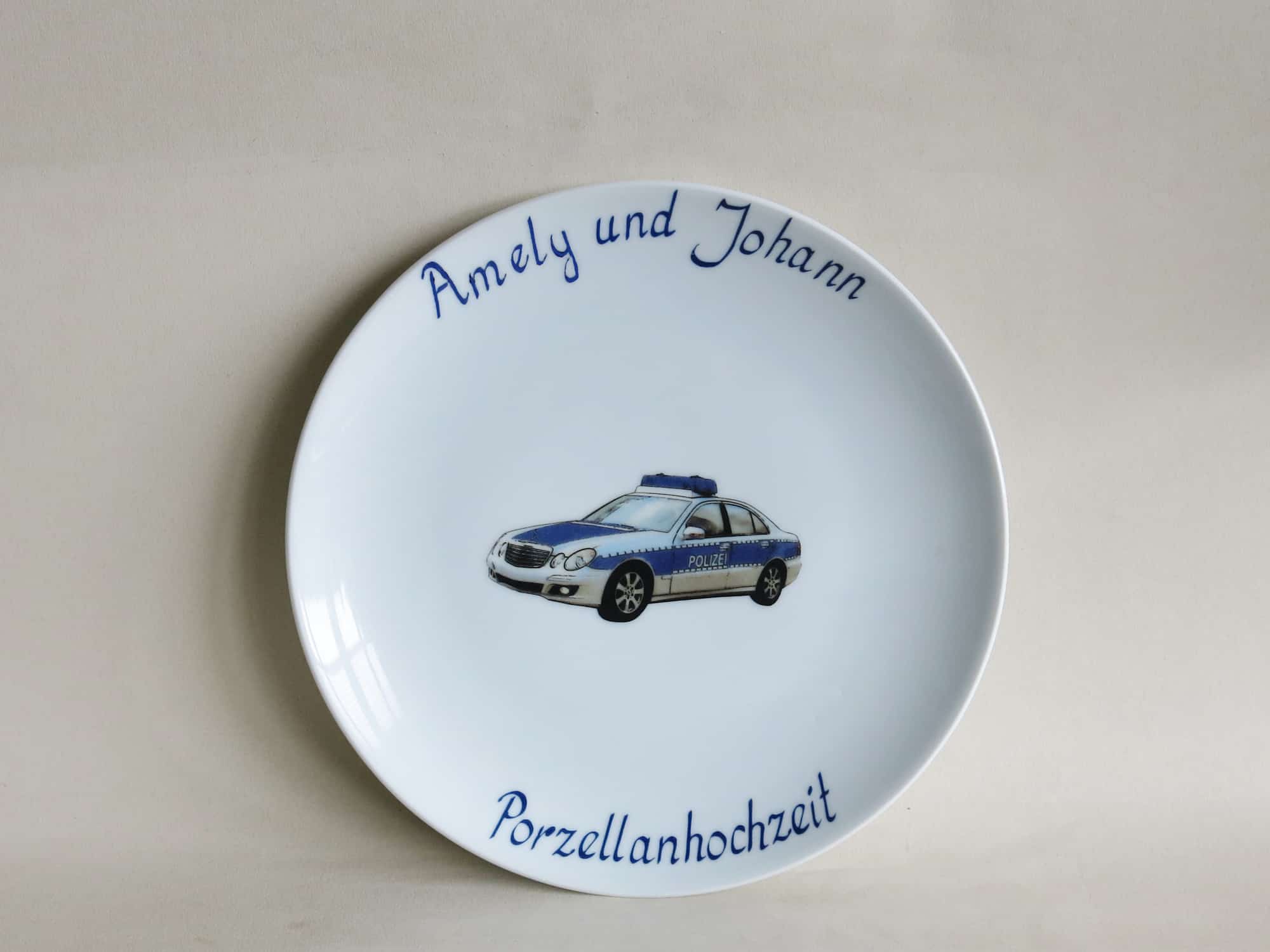 Hochzeitsteller ole 24 cm zur Porzellanhochzeit mit Polizeiauto