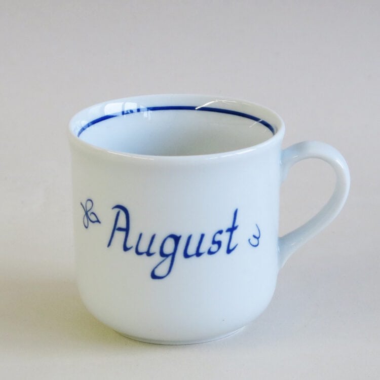 Klassische Namenstasse Sonderangebot August
